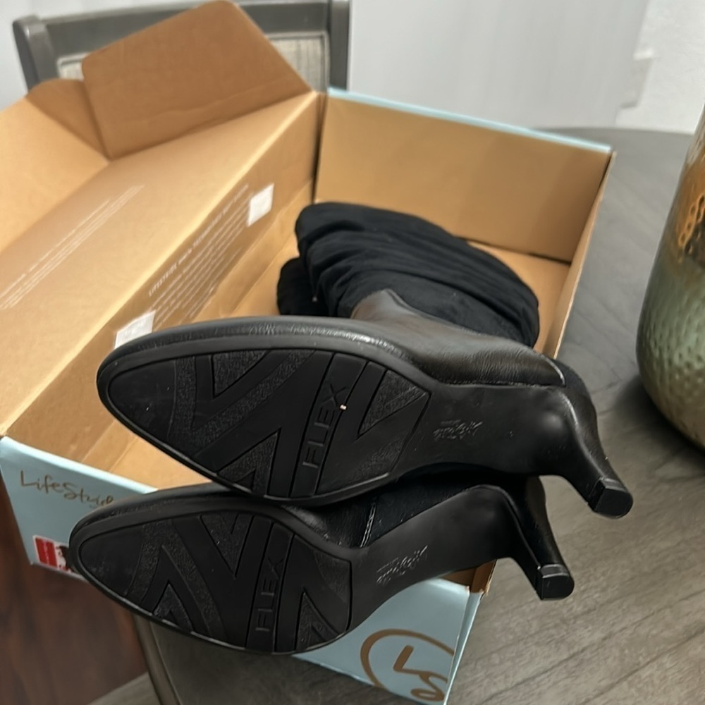 LIFESTRIDE GLORY WOMEN’S TALL FASHION BOOT (WIDE CALF) - Picture 3 of 7